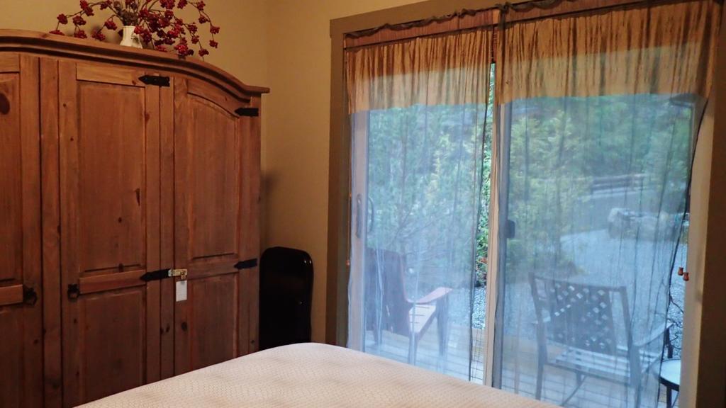 Wild Coast Chalets Port Renfrew Ruang foto