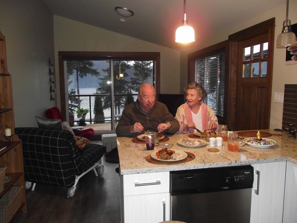 Wild Coast Chalets Port Renfrew Ruang foto