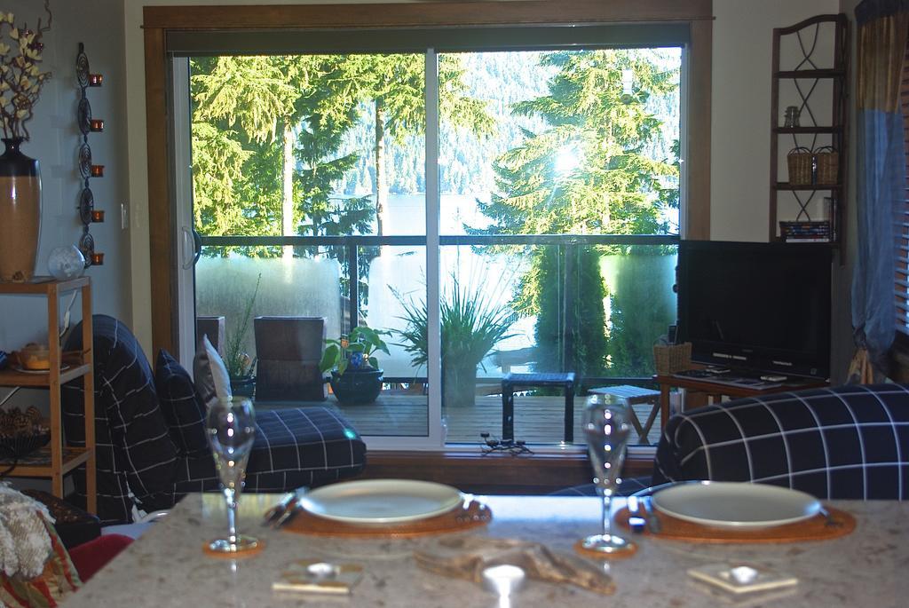 Wild Coast Chalets Port Renfrew Ruang foto