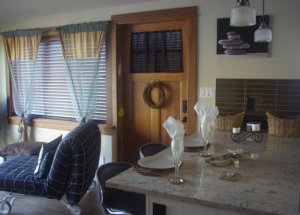 Wild Coast Chalets Port Renfrew Ruang foto