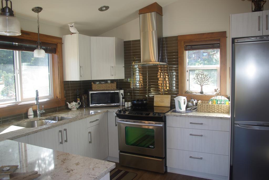 Wild Coast Chalets Port Renfrew Ruang foto